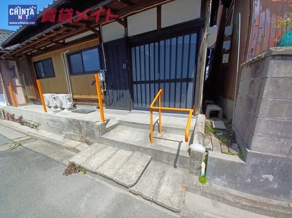 富田一色町エアコン4台ハウスの物件外観写真